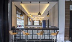 Фото купить продать недорогую квартиру недвижимость в доме жилом комплексе с кафе ресторанами Алания
