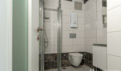 Фото купить продать недорогую двухкомнатную квартиру недвижимость 1+1 c большой ванной душевой комна