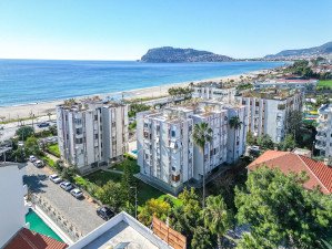 SALUR SITESI IKAMETE VE VATANDASLIGA UYGUN ESYALI 3+1 DAIRE