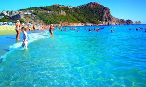 Bu sene yazın en iyi turistik mekanları; Damlataş Plajı Alanya
