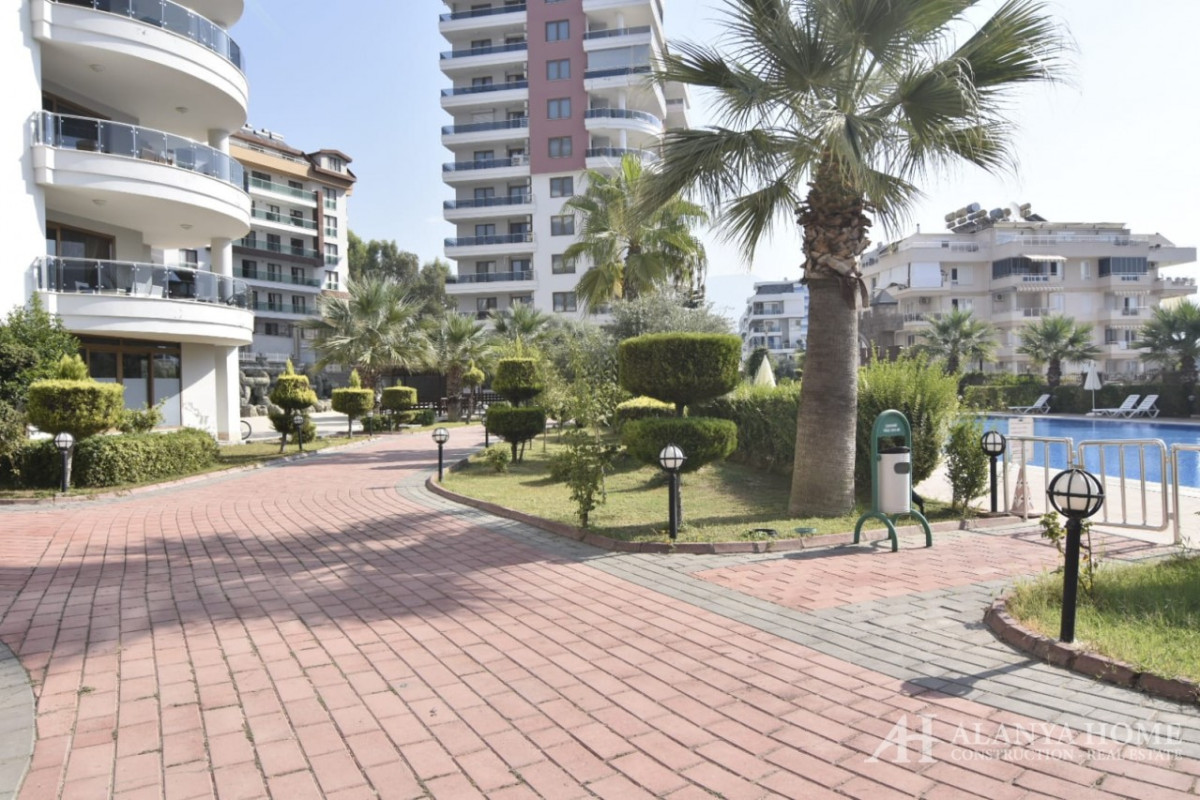 Large apartment 4 + 1 in Cikcilli Kaleshehir Alanya